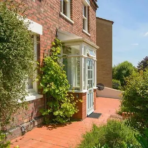 Charming 2 Double Bed Style House Bristol